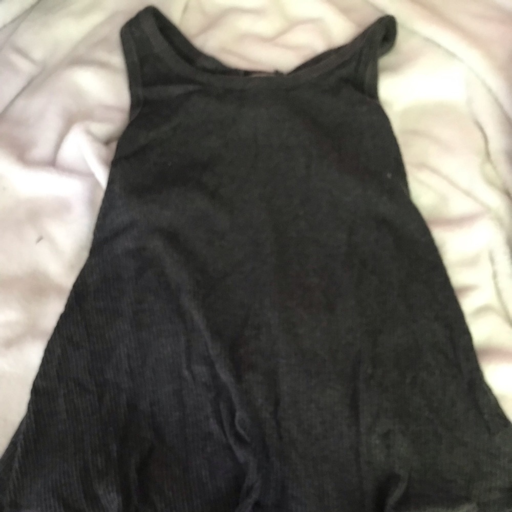 gray shirt